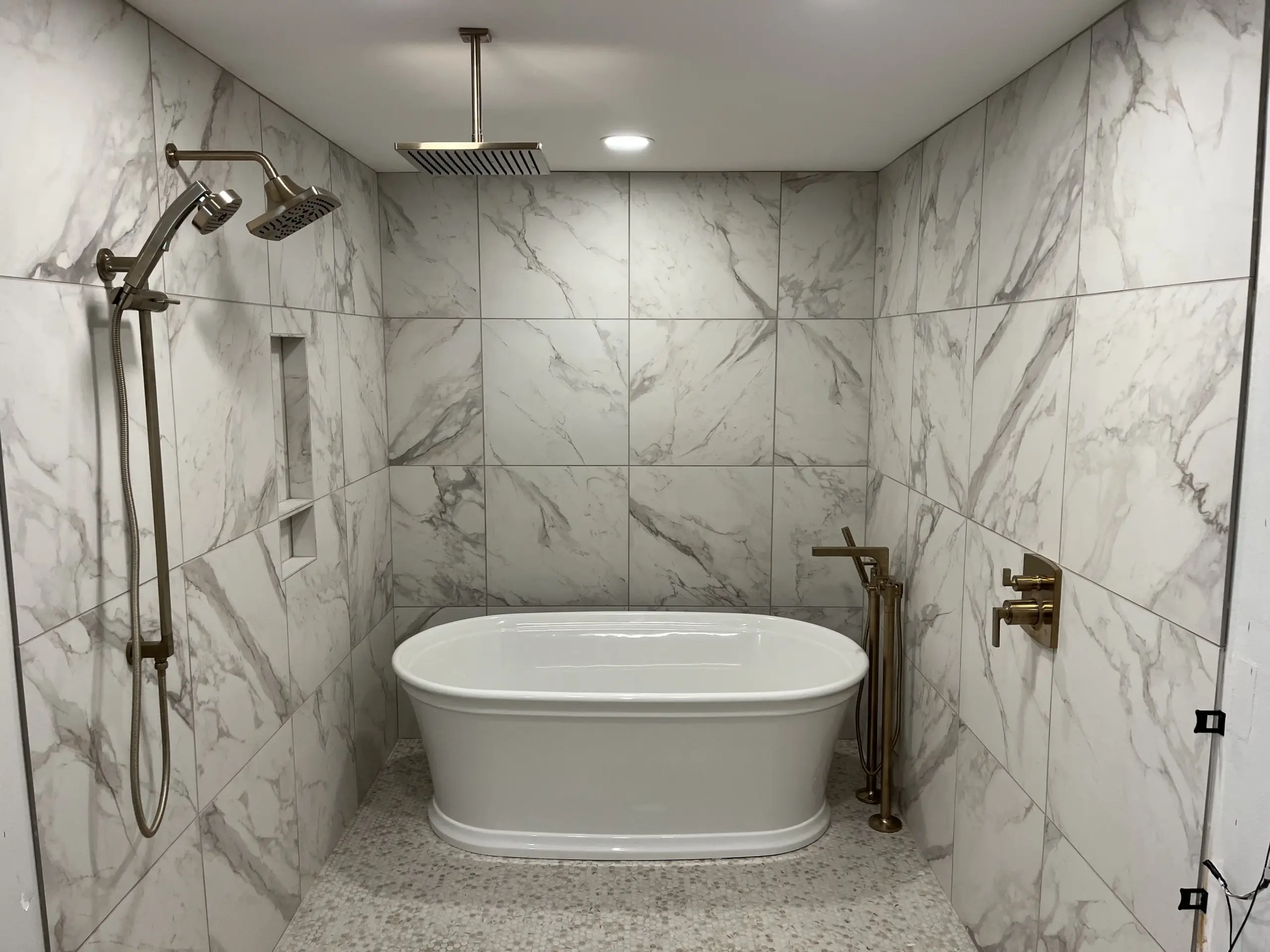 Newly renovated bathroom by Metro Plumbing